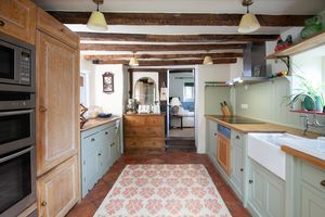 Kitchen- click for photo gallery